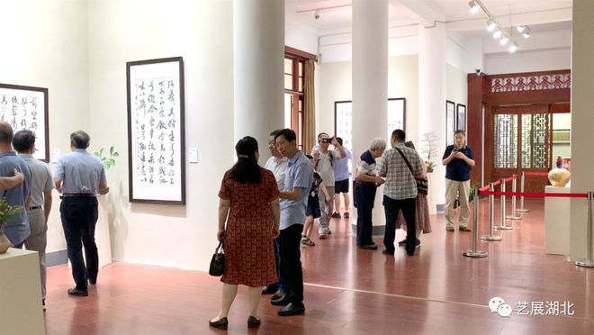 “楚风香草寓芳华——爱国主义诗人屈原纪念展”在屈原美术馆圆满开幕(图1)