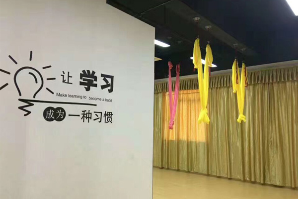 容桂学瑜伽教练哪里好【罗曼瑜伽】(图2)